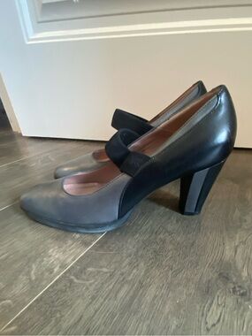 Beautifeel made in Israel leather Black and Gray Mary Jane Pumps US 9.5 EU 40